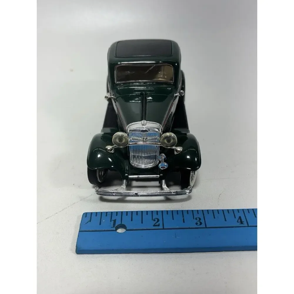 Sunnyside SS7722 1932 Ford 3 Window Coupe 1:24 Diecast Car Green Deuce